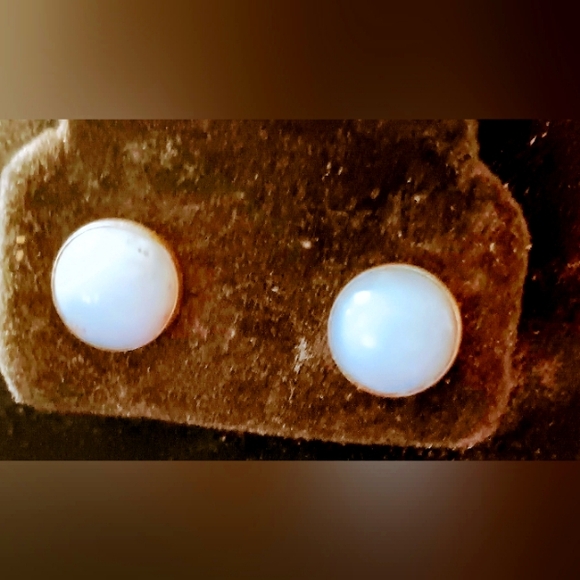 Green Jade Sterling Silver 925 Stud earrings - Picture 1 of 7